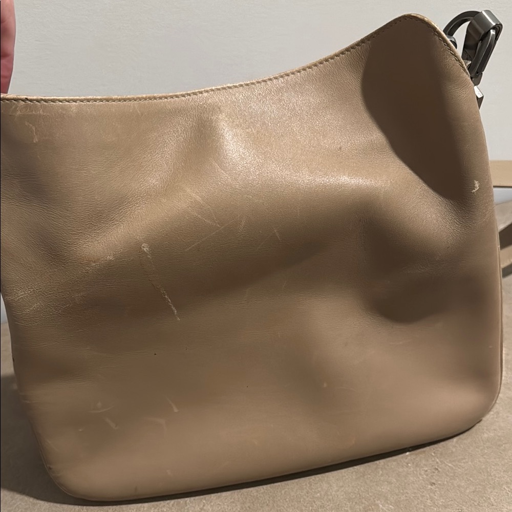 ⭐️SOLD⭐️ Gucci Diana Bamboo Greige Leather Bag - Picture 8 of 10